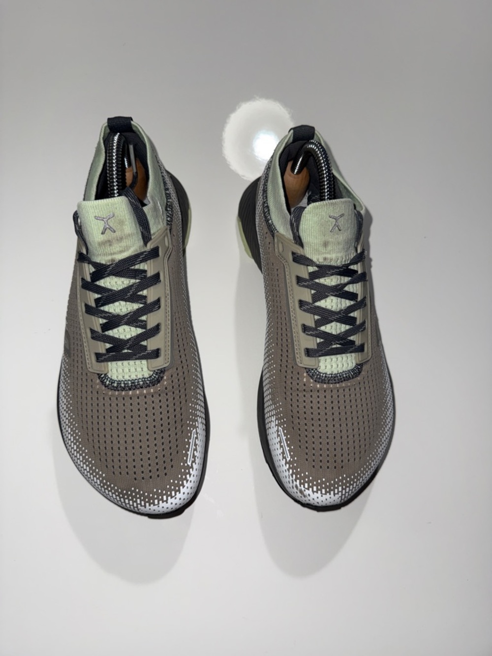Flux Footwear Gray and Green Women's Athletic Shoes Size 8